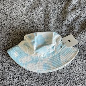 Fabletics buckethat